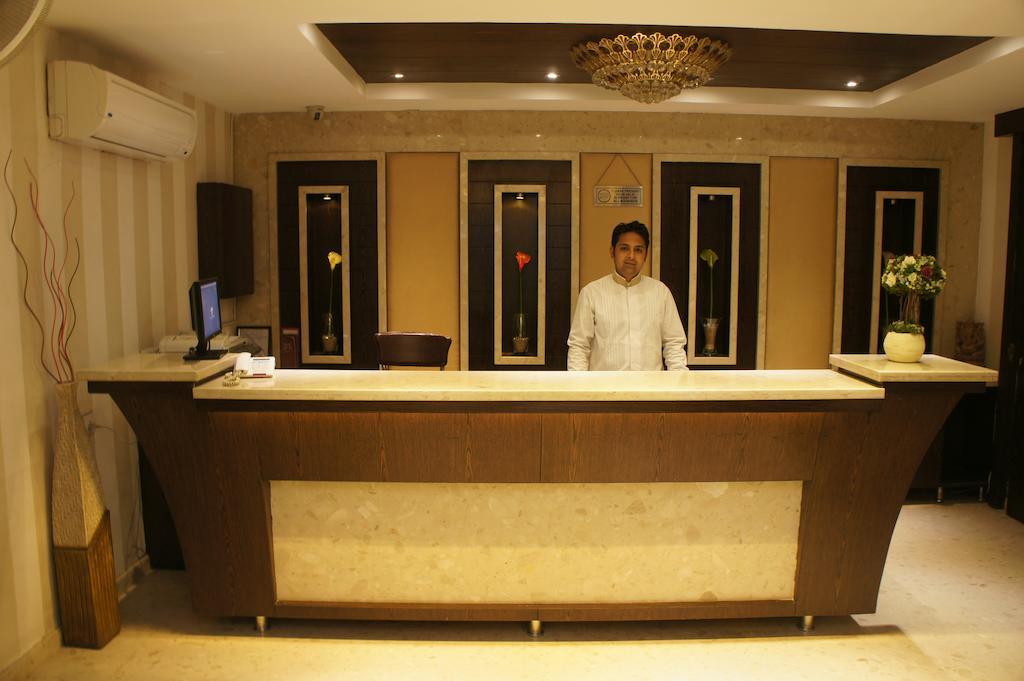 Hotel Surya Prime Kota  Ngoại thất bức ảnh