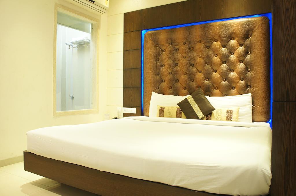Hotel Surya Prime Kota  Ngoại thất bức ảnh