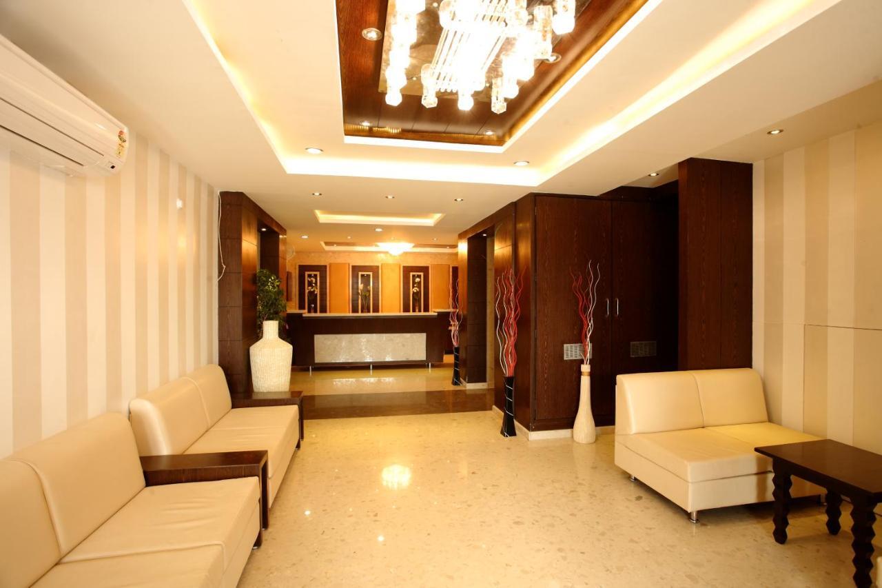 Hotel Surya Prime Kota  Ngoại thất bức ảnh